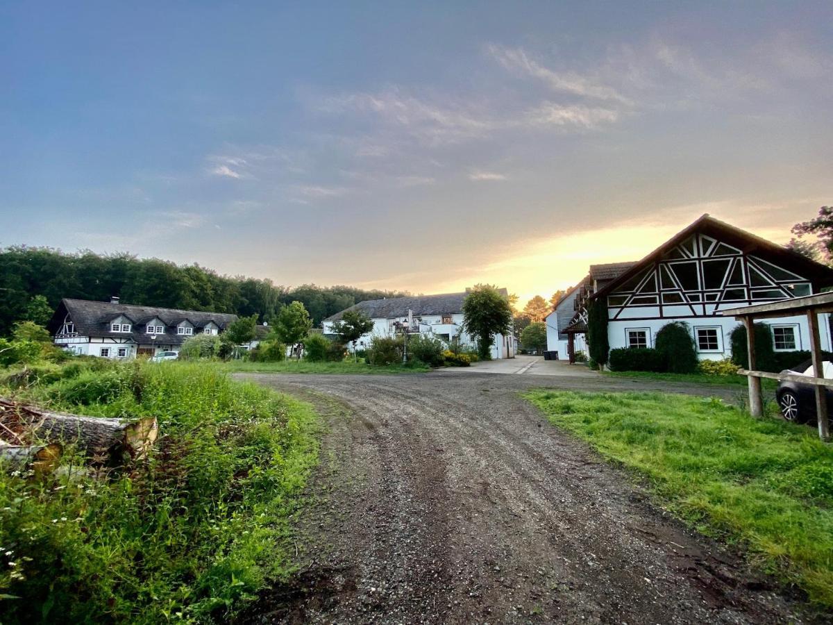 Koebelerhof - Stilvoll Eingerichtete Landwohnung Kordorf Bagian luar foto